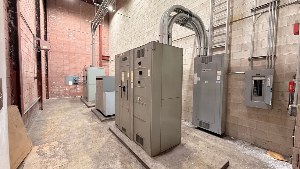 More Photos Of 240 Circle Dr N, Piscataway Manufacturing For Sale
