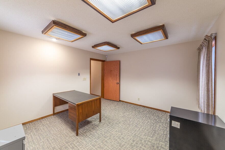 More Photos Of 605 Scott St, Wausau Office For Sale