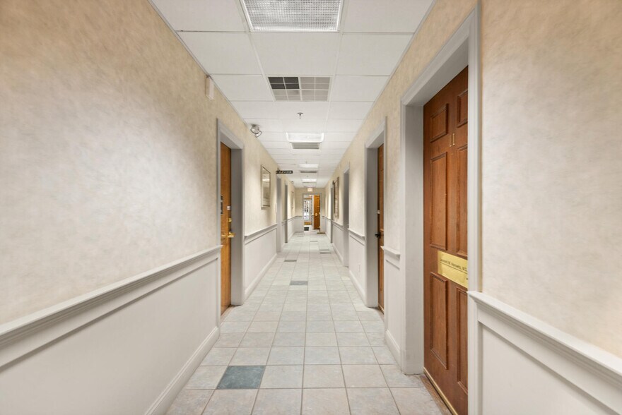 More Photos Of 7 Federal St, Danvers Office For Sale