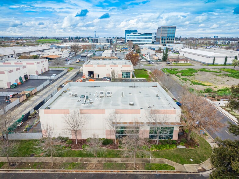 More Photos Of 1030 N D St, Sacramento Light Manufacturing For Sale