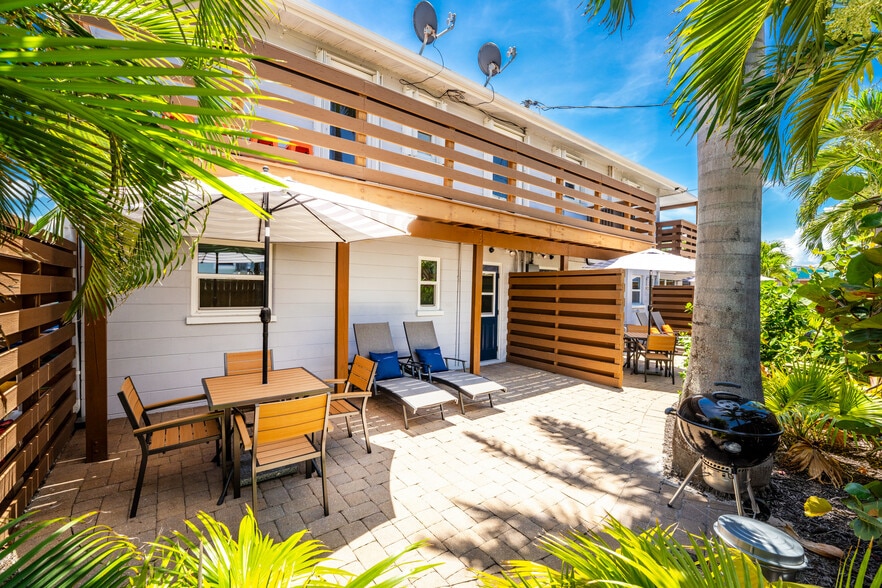 More Photos Of 1130 Gulf Blvd, Englewood Apartments For Sale