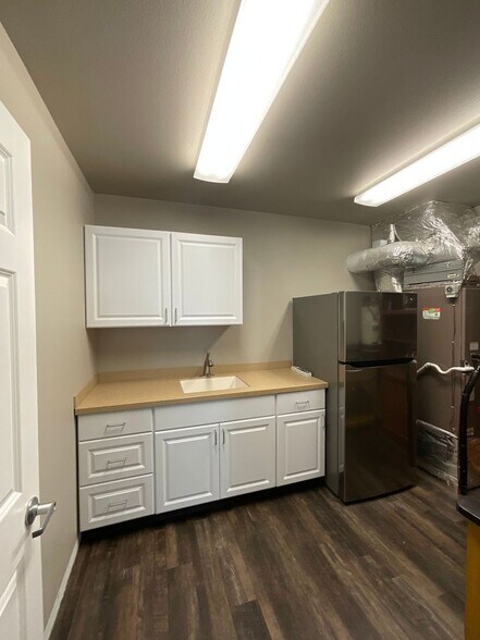 More Photos Of 152 Stage St N, Tenino Warehouse For Lease