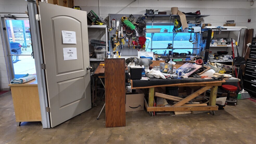 More Photos Of 5467 N Main St, Joplin Freestanding For Sale