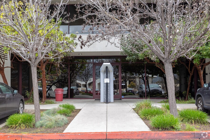More Photos Of 805 Aerovista Pl, San Luis Obispo Office For Sale