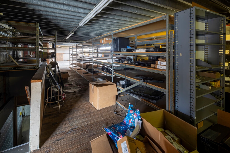 More Photos Of 14600 Ambaum Blvd SW, Burien Auto Repair For Lease