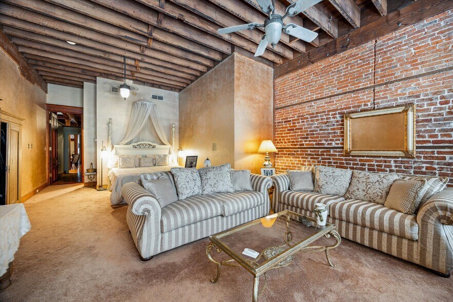 More Photos Of 210 Moody Ave, Galveston Storefront Retail Office For Sale