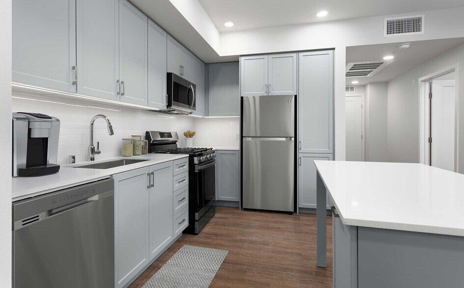 More Photos Of 185 S State College Blvd, Brea Apartments For Lease