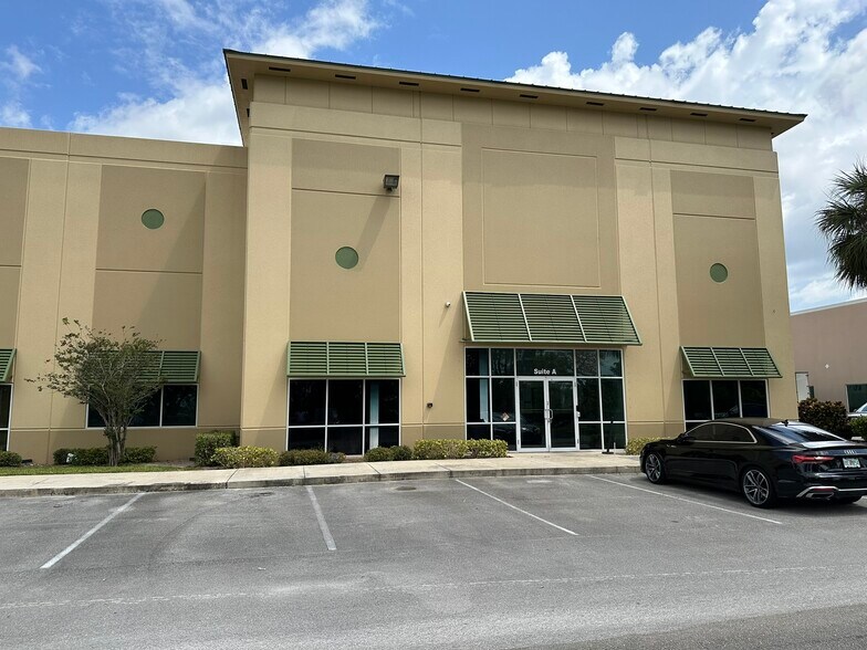 More Photos Of 1901 Green Rd, Deerfield Beach Warehouse For Lease