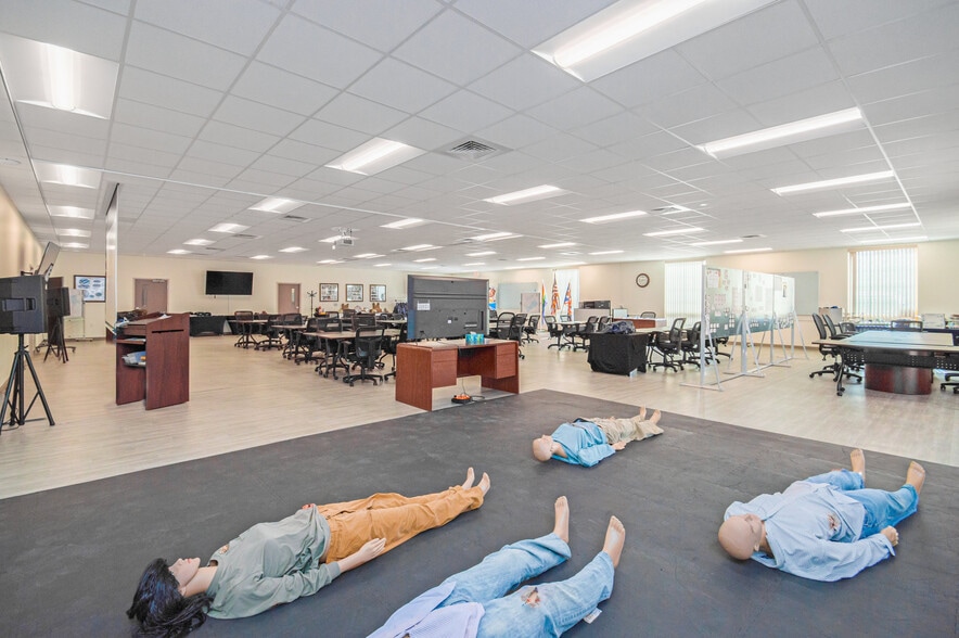 More Photos Of 7180 Opal Rd, Warrenton Office For Sale