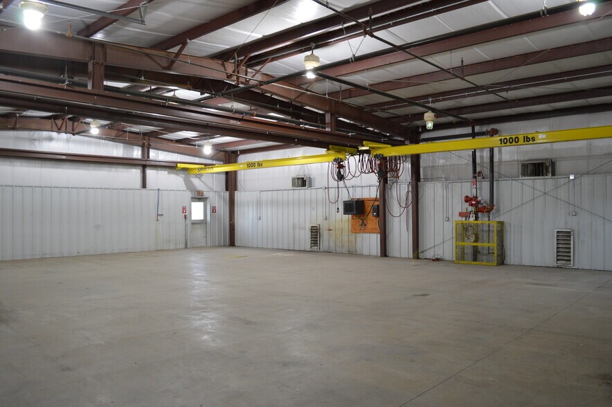More Photos Of 1709 Enterprise Blvd, Pauls Valley Warehouse For Sale