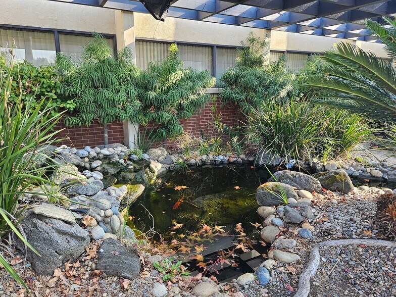 More Photos Of 5731-5933 Stoddard Rd, Modesto Office For Lease