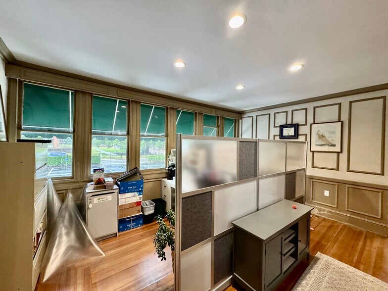 More Photos Of 38 Bellevue Ave, Newport Office Residential For Lease