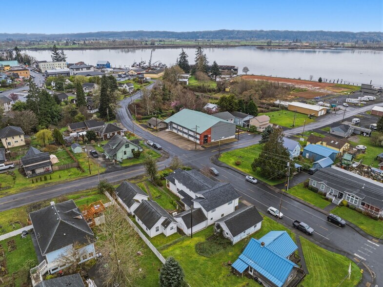 More Photos Of 180 2nd St, Cathlamet Apartments For Sale