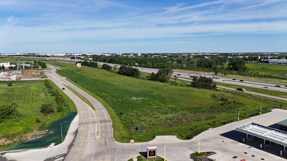 More Photos Of Plum Dr @ 100th St, Urbandale Land For Sale