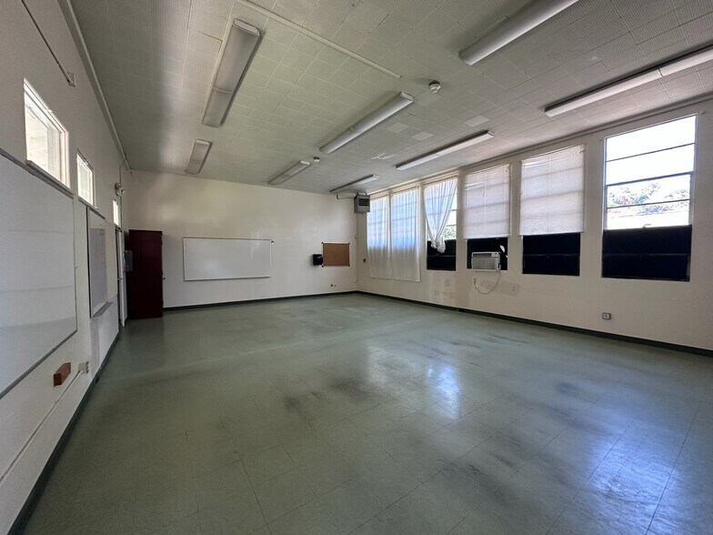 More Photos Of 610 N San Antonio Ave, Pomona Specialty For Lease