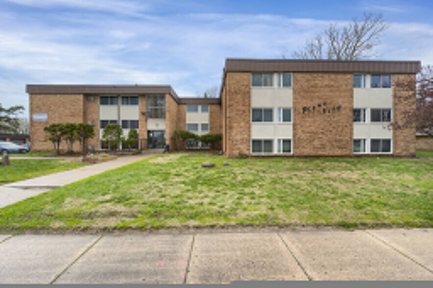Primary Photo Of 7444 Cedar Ave S, Richfield Apartments For Sale