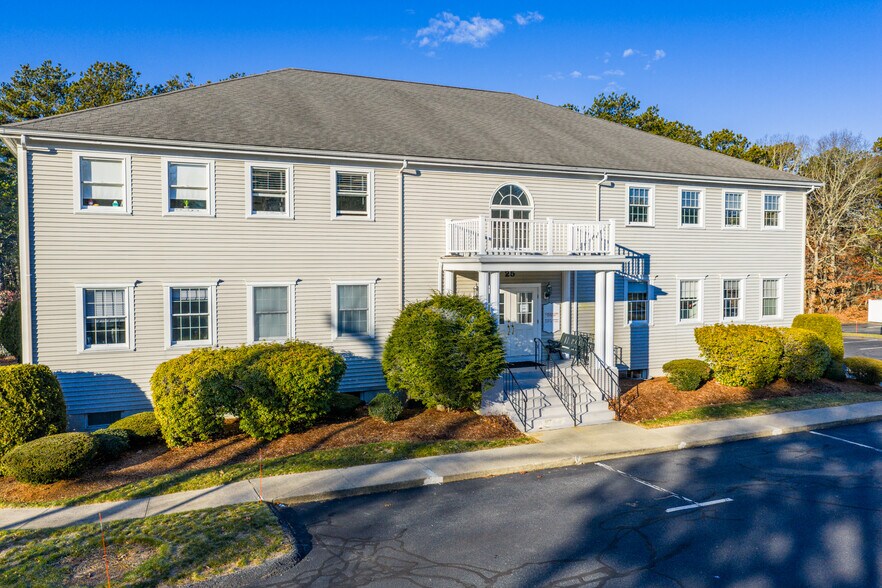 More Photos Of 25 Mid-Tech Dr, West Yarmouth Office For Sale