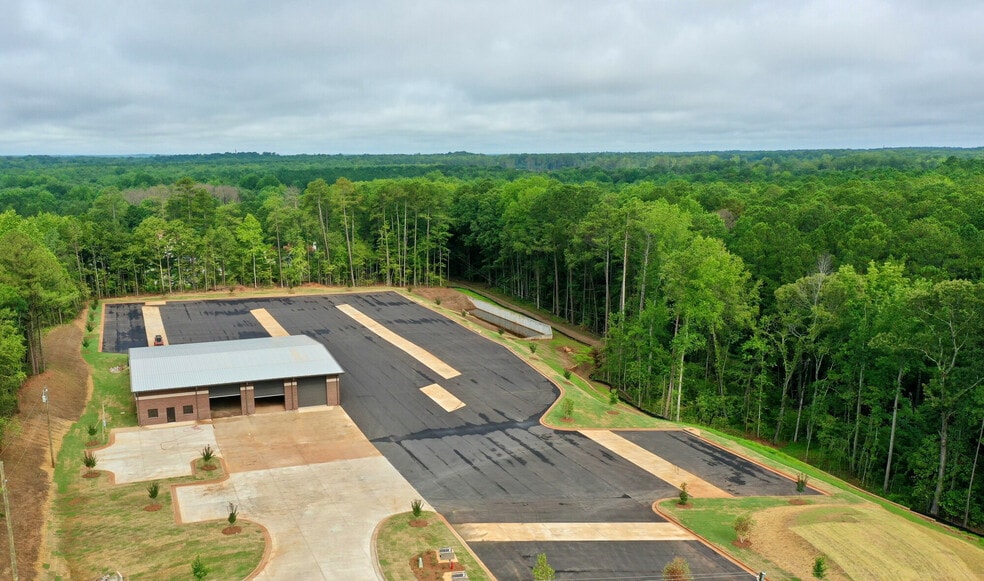 More Photos Of 570 Steele dr, Hampton Truck Terminal For Lease
