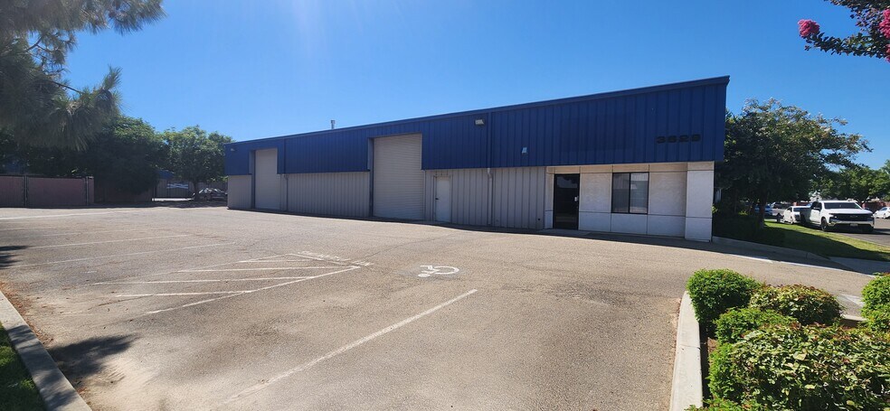 More Photos Of 3629 W Gettysburg Ave, Fresno Warehouse For Lease