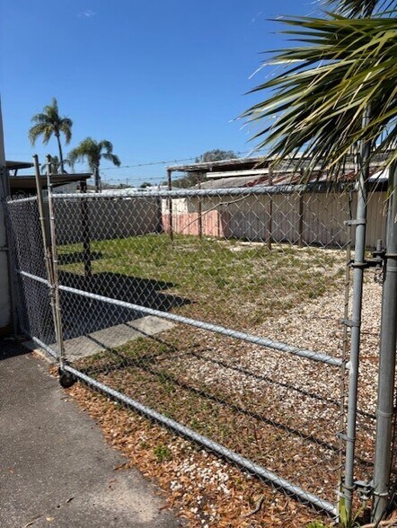 More Photos Of 2596 Nursery Rd, Clearwater Medical For Lease