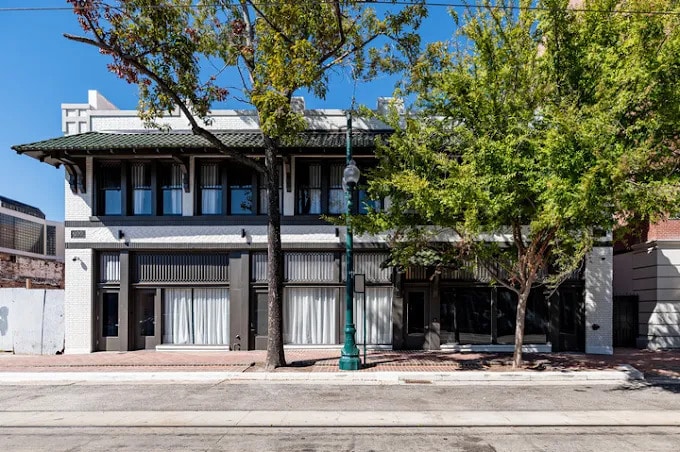 Primary Photo Of 747 Saint Charles Ave, New Orleans Storefront Retail Office For Lease