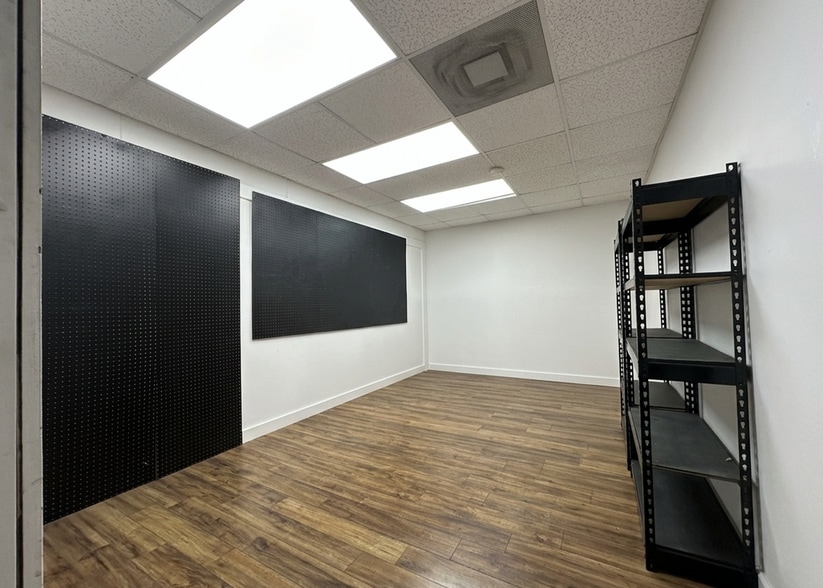 More Photos Of 2227 Gulf Fwy, League City Warehouse For Sale