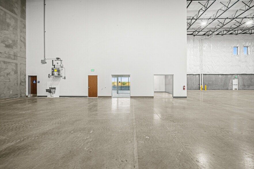 More Photos Of 1749 Gateway Rd, Calexico Unknown For Lease