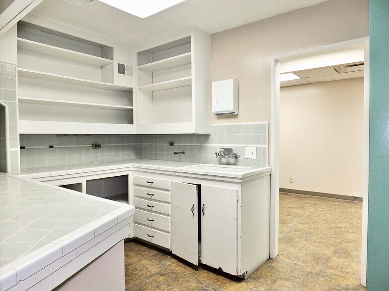 More Photos Of 830 Atlantic Ave, Long Beach Medical For Sale