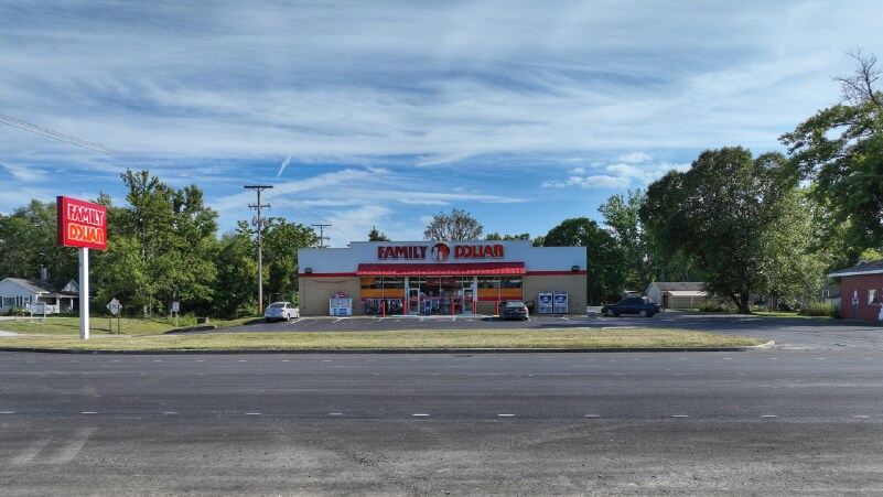 More Photos Of 814 E 2nd St, Veedersburg Freestanding For Sale
