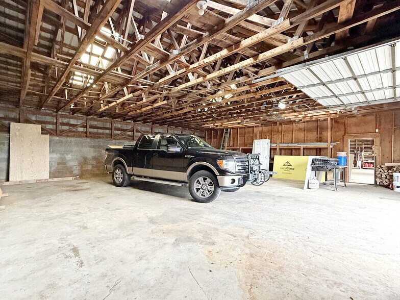 More Photos Of 816 21st Ave E, Tuscaloosa Industrial For Lease