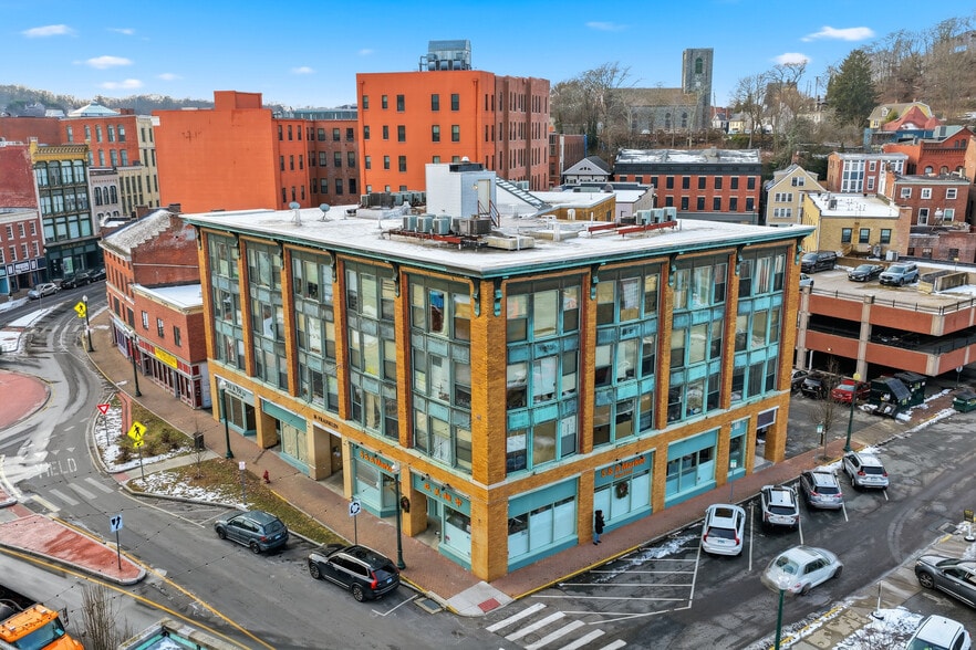 Primary Photo Of 16 Franklin St, Norwich Apartments For Lease