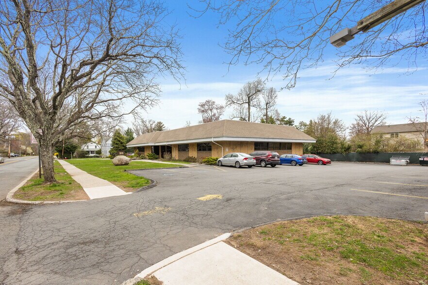 More Photos Of 311 N Midland Ave, Nyack Medical For Lease