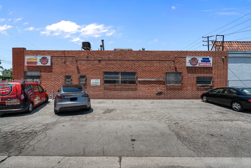 More Photos Of 5711 Sheila St, Commerce Warehouse For Sale