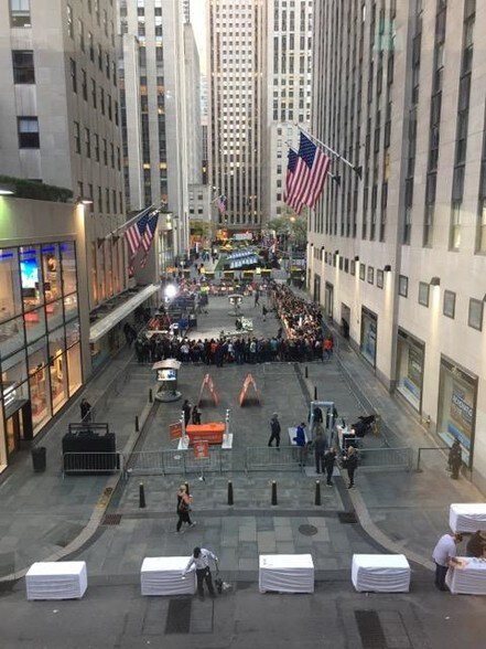 More Photos Of 22 W 48th St, New York Office For Lease