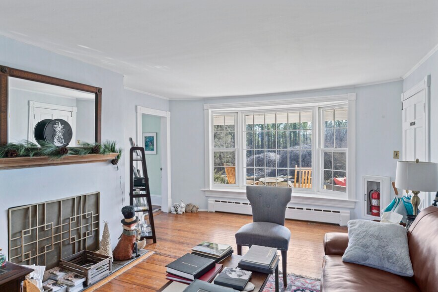 More Photos Of 23130 Briar Patch Ln, Middleburg Hospitality For Sale