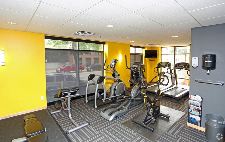 More Photos Of 411 E Menomonee St, Milwaukee Apartments For Lease