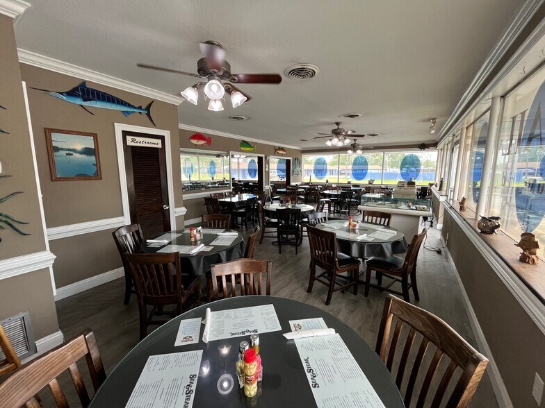 More Photos Of 4600 S Hickory St, Loxley Restaurant For Sale