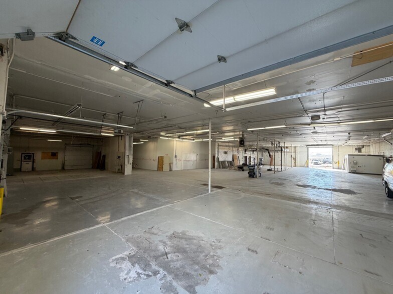 More Photos Of 5981 Marion Dr, Denver Warehouse For Sale