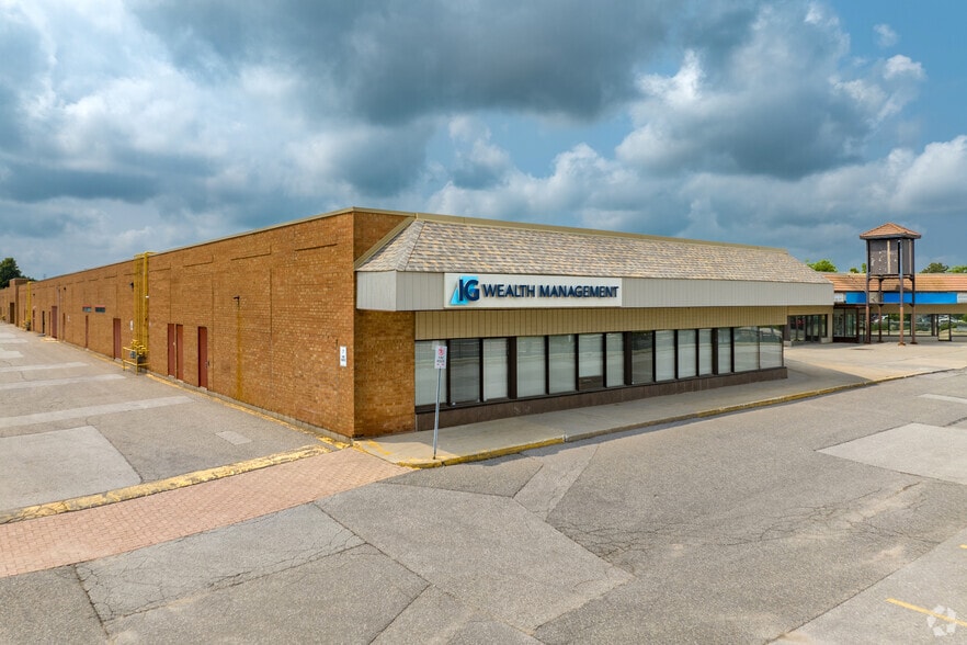 Primary Photo Of 17310 Yonge St, Newmarket Freestanding For Lease