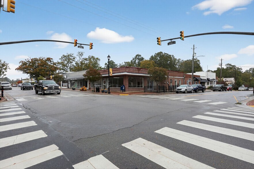 Primary Photo Of 200-204 N Arendell ave, Zebulon General Retail For Sale