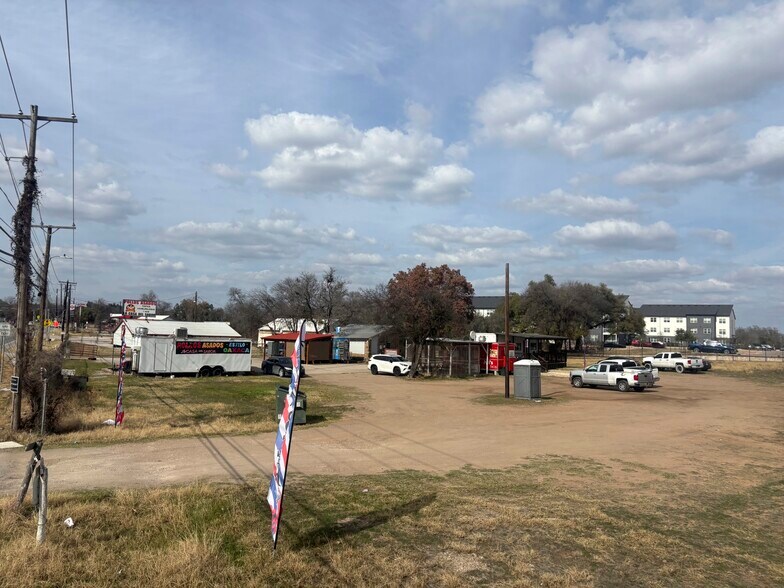 More Photos Of 8700 FM 969 Rd, Austin Freestanding For Sale