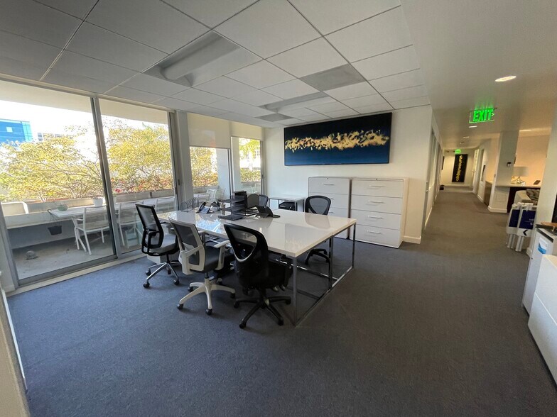 More Photos Of 270 N Canon Dr, Beverly Hills Office For Lease