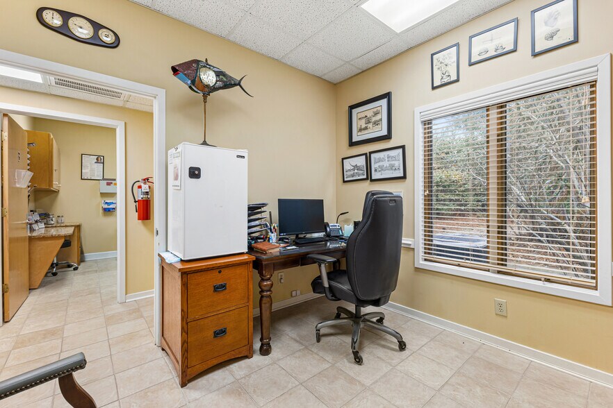 More Photos Of 1902-1906 Meeting Ct, Wilmington Medical For Sale