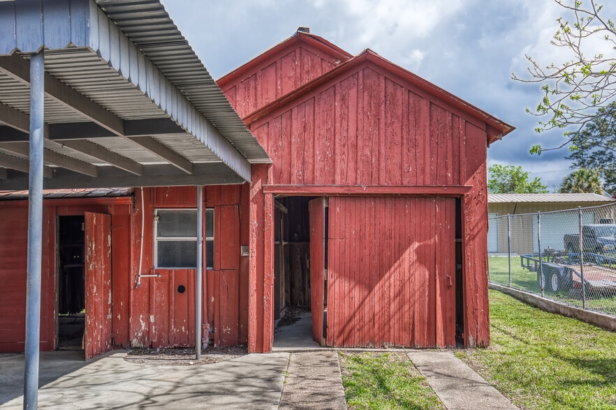 More Photos Of 404 W Main St, Bellville Office Residential For Sale