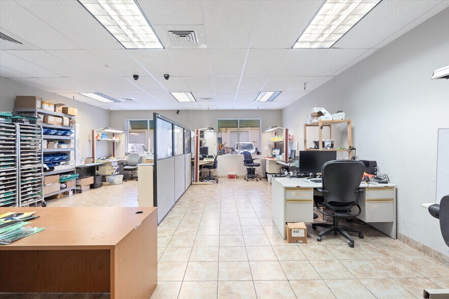 More Photos Of 1747-1781 Banks Rd, Margate Flex For Lease