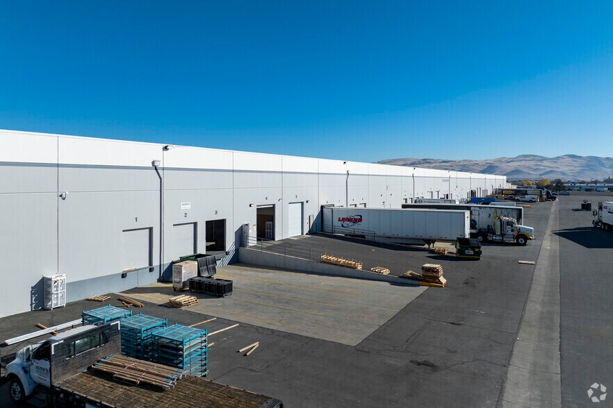 More Photos Of 605 Glendale Ave, Sparks Warehouse For Lease