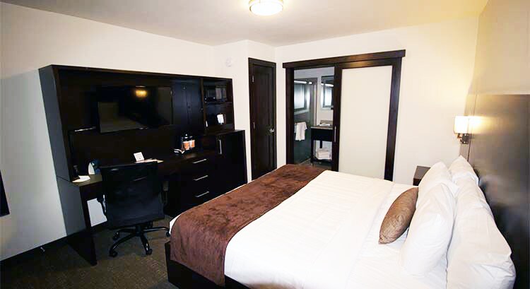 More Photos Of 612 W US 50 Hwy, Syracuse Hotel For Sale
