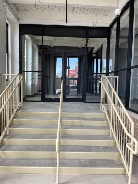 More Photos Of 2201 S Halsted St, Chicago Warehouse For Lease