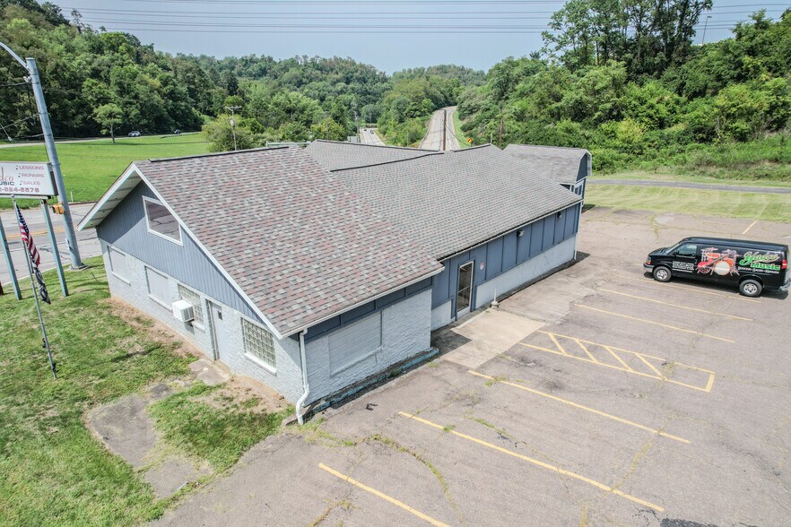 More Photos Of 1000 E Pittsburgh McKeesport Blvd, North Versailles General Retail For Sale