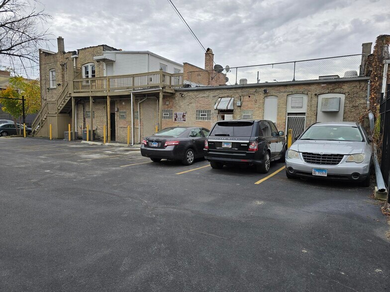 More Photos Of 3034-3040 W Montrose Ave, Chicago Multifamily For Sale